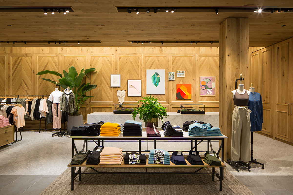 Aritzia: What’s not to love? – South Coast Plaza