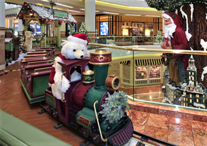 South Coast Plaza on X: 4 days until we light the Christmas Tree and kick  off the holidays.   / X